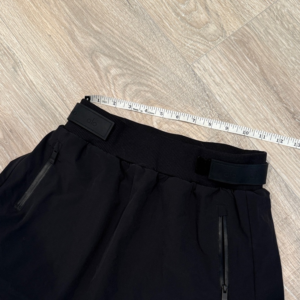 ALO Yoga Black Skirt with Logo Patch - Picture 2 of 15